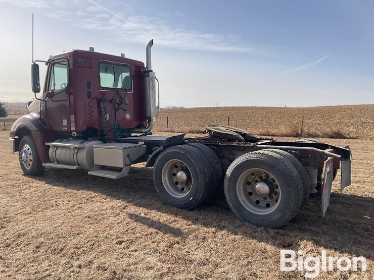 2007-freightliner-columbia-120-image-7