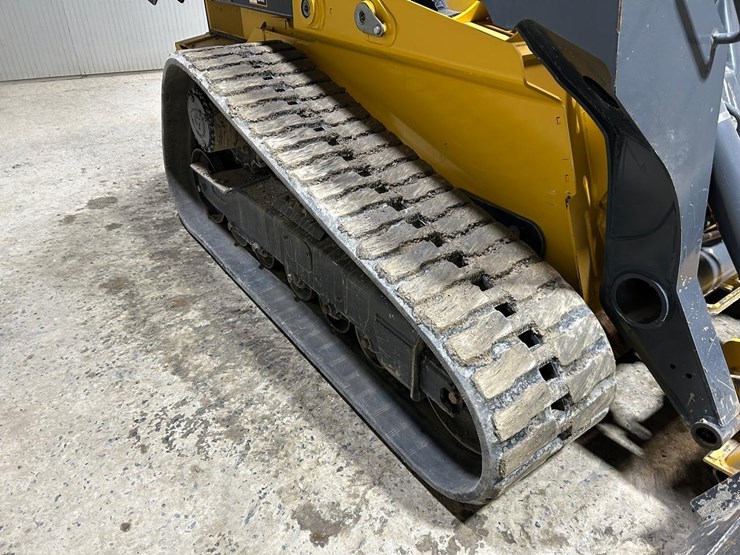 2023-deere-333g-image-11