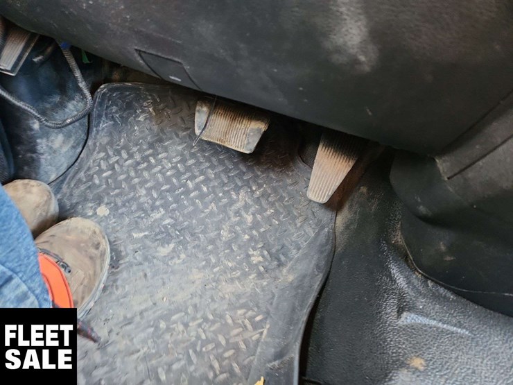 2013-ram-3500-slt-image-13