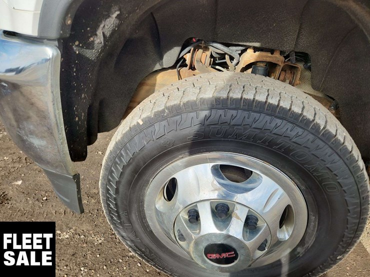 2015-gmc-sierra-3500hd-image-28