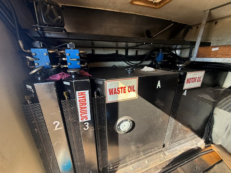 2000-ford-f750-image-25