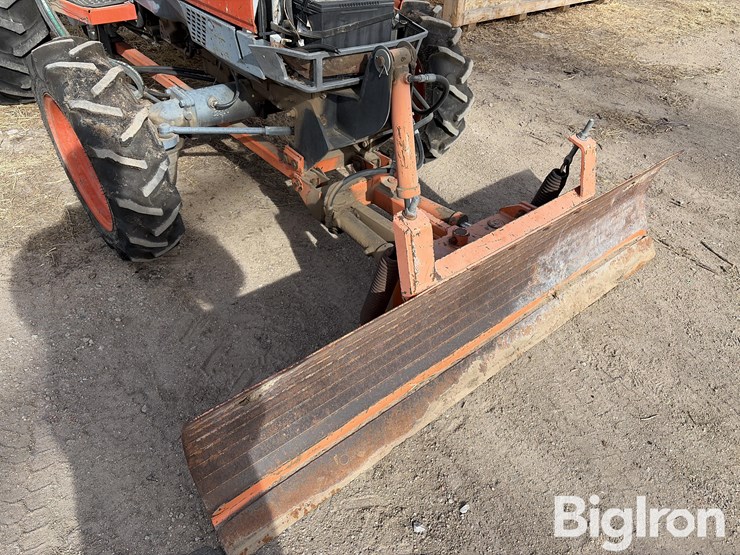 1996-kubota-l2900-image-16