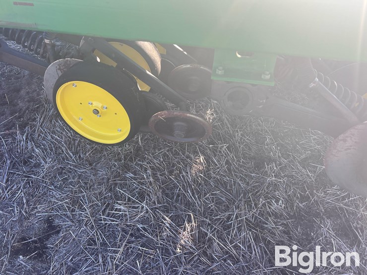 john-deere-750-image-12