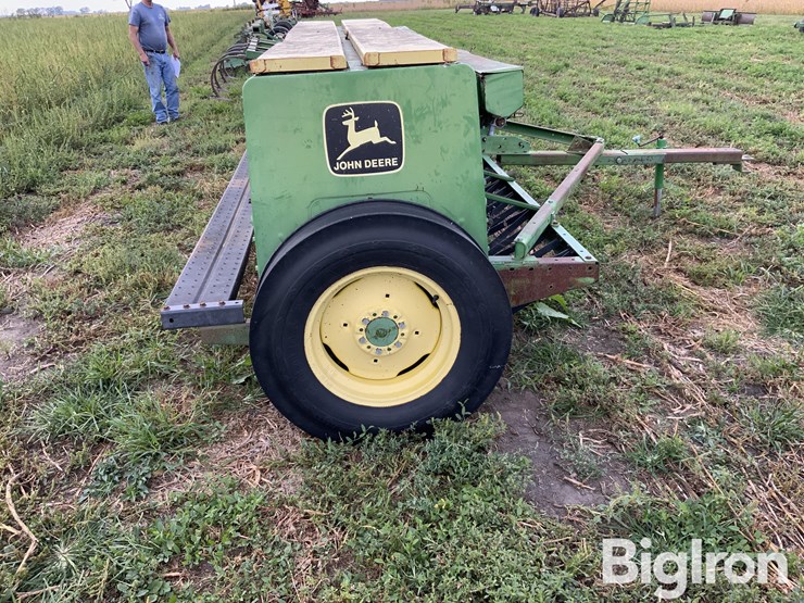 john-deere-8300-image-4