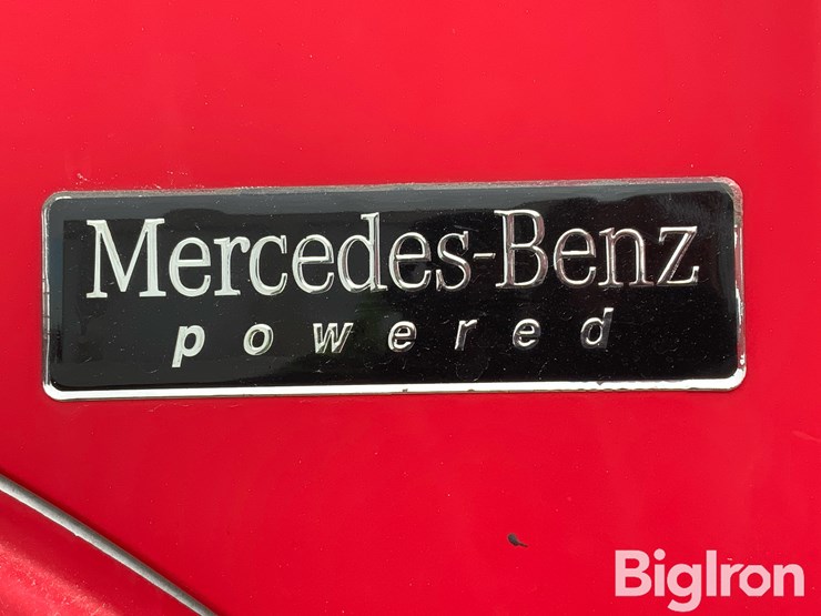 2007-freightliner-m2-106-image-13