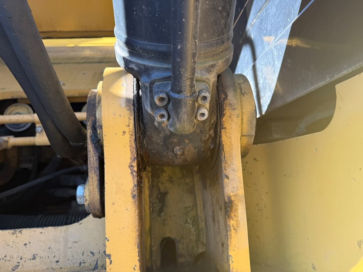 caterpillar-328d-image-35