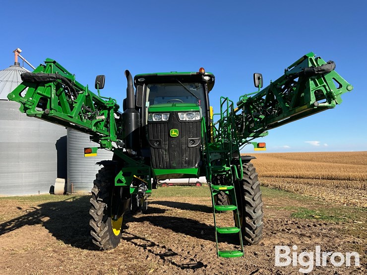 2021-john-deere-r4038-image-2