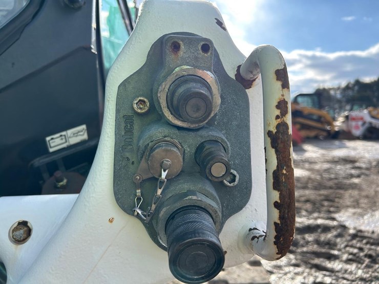 2020-bobcat-t76-image-11