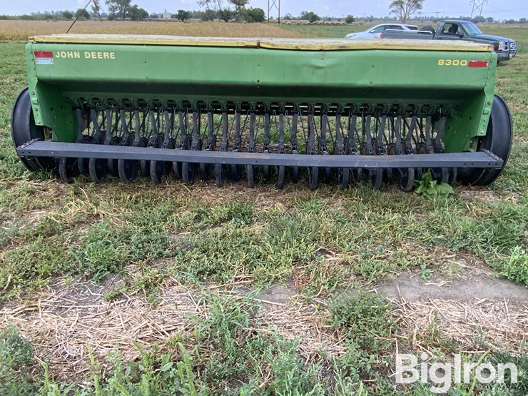 john-deere-8300-image-6