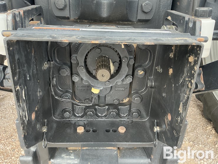 2015-case-ih-magnum-310-image-11