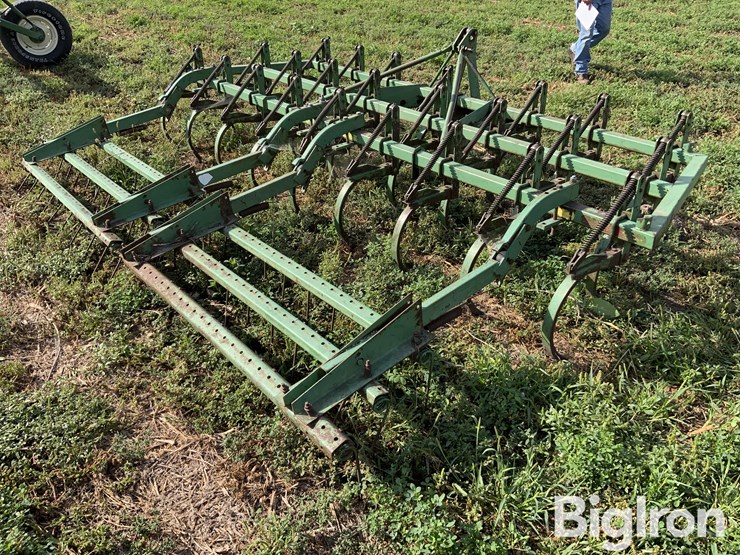 john-deere-12-image-5