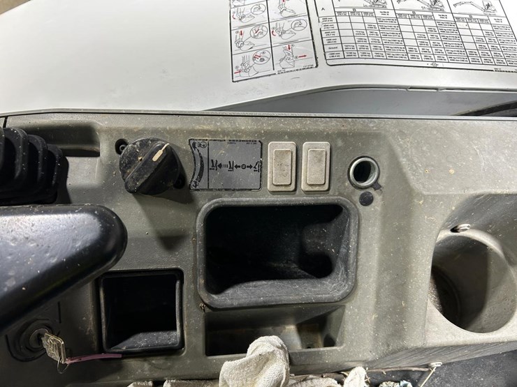 2018-bobcat-e32i-image-21