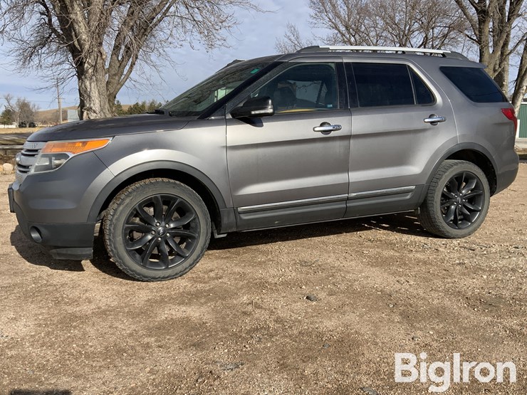 2014-ford-explorer-xlt-image-1