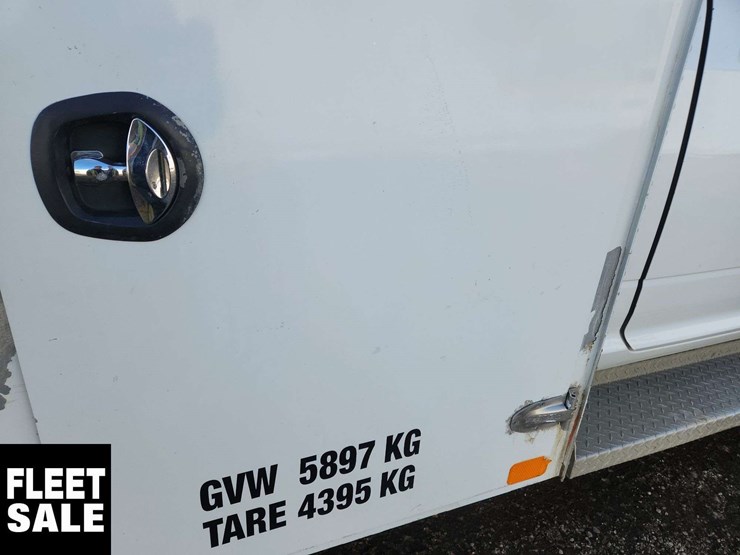 2013-ram-3500-slt-image-50