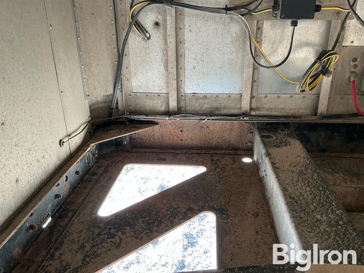 2015-stoughton-ahv-421t-ar-a-image-17