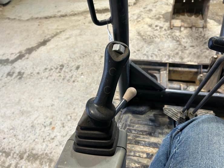 2018-bobcat-e32i-image-23