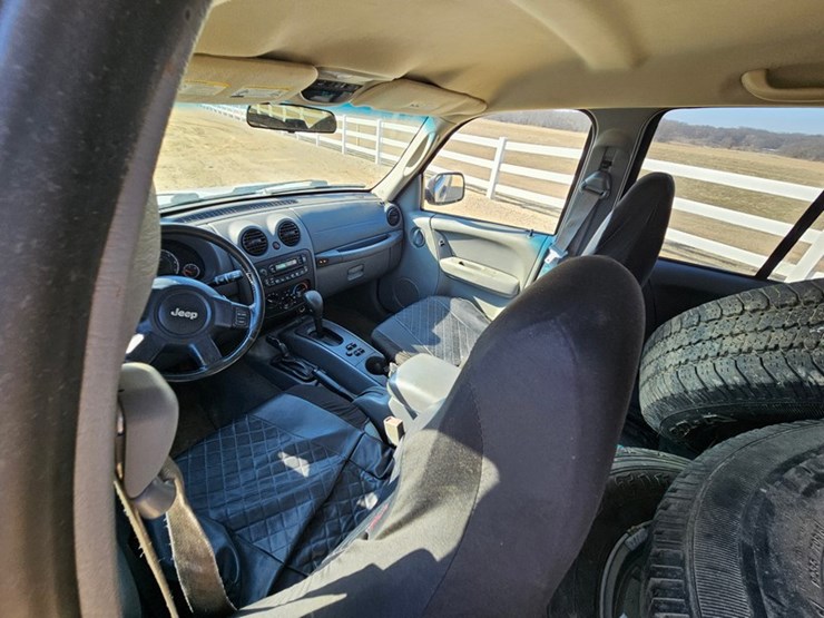 2006-jeep-liberty-image-14