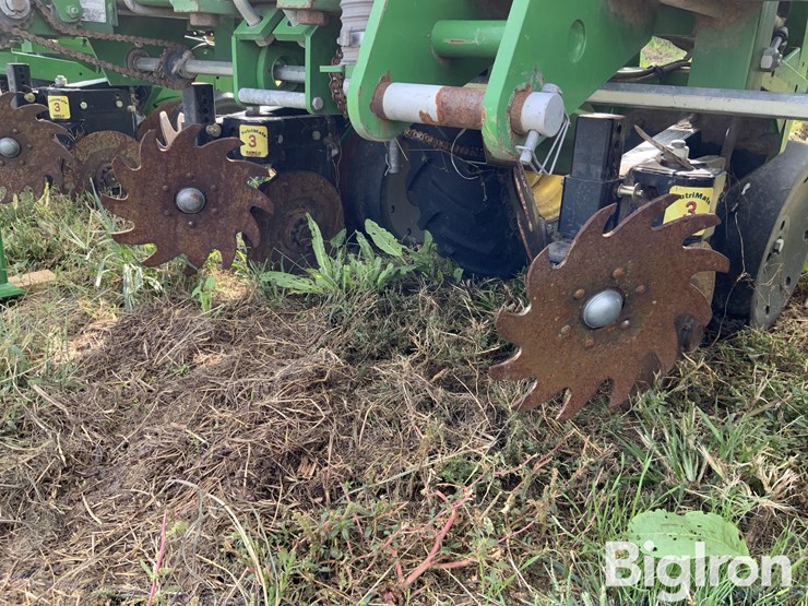 2015-john-deere-1725-image-13