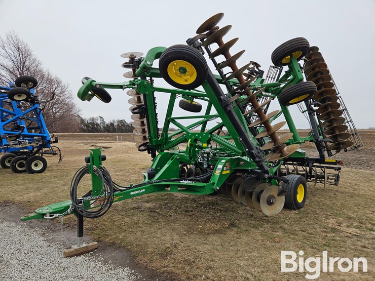 2020-john-deere-2633-image-1