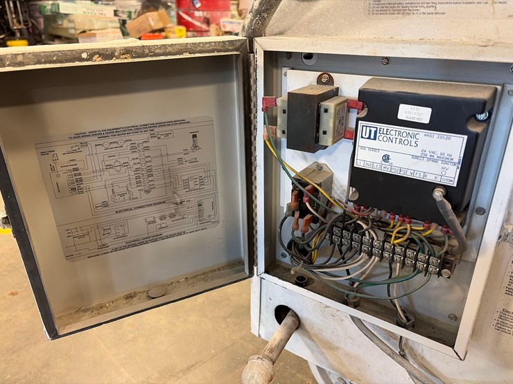 l.b.-white-premier-350df-heater-image-8