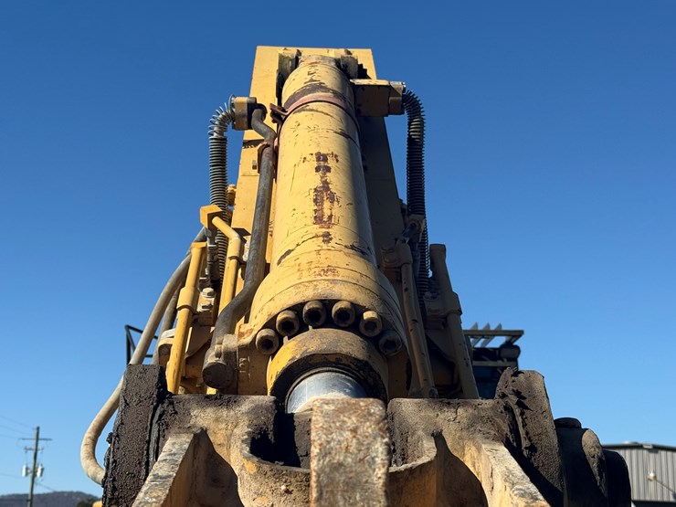 caterpillar-328d-image-30