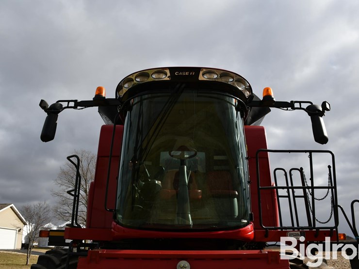 2014-case-ih-6130-image-10
