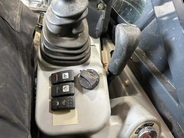 2017-deere-35g-image-23