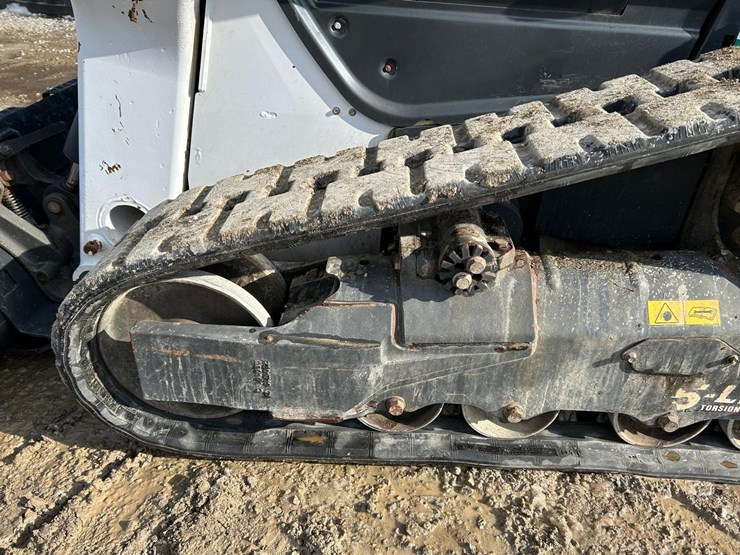 2020-bobcat-t76-image-18