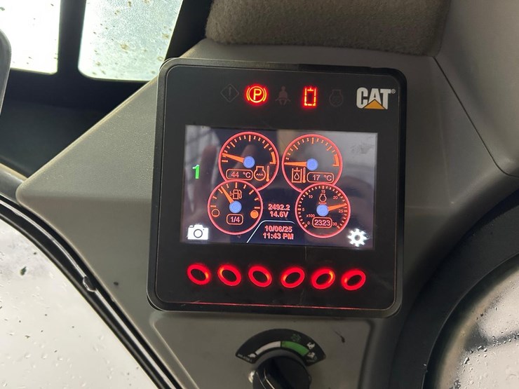 2019-caterpillar-259d-image-21