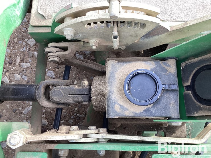 2001-john-deere-f680-image-16