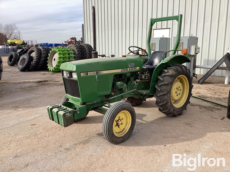1981-john-deere-850-image-1