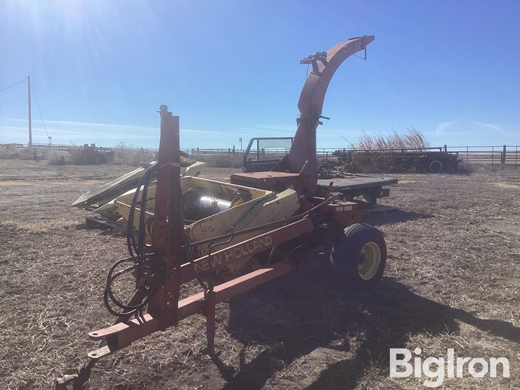 new-holland-880-image-1