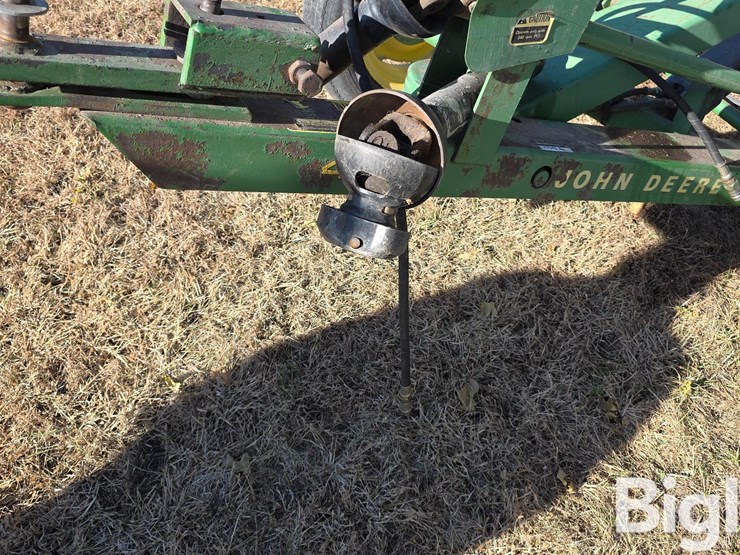 john-deere-450-image-11