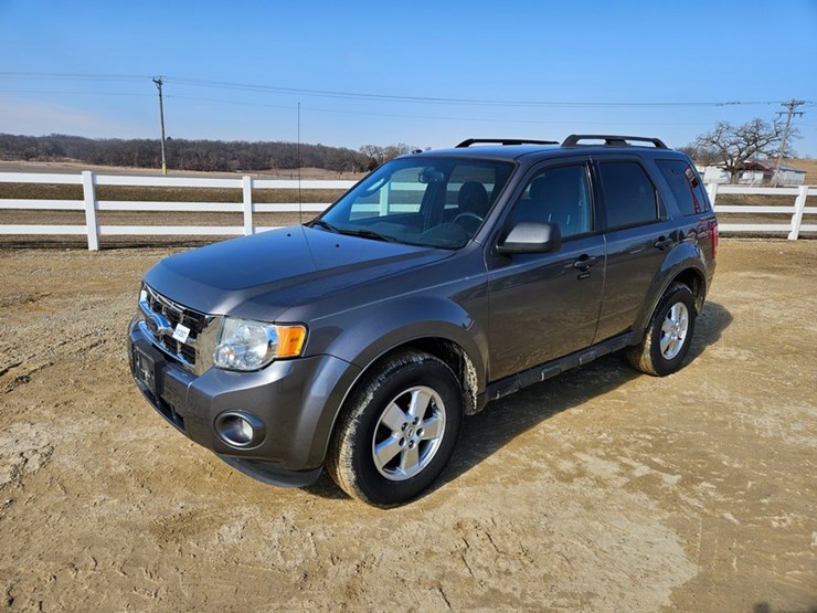 2012-ford-escape-image-1