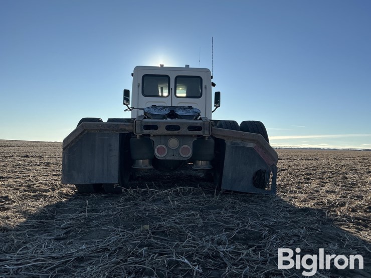 2009-freightliner-cascadia-125-image-6