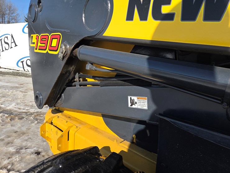 new-holland-l190-image-17