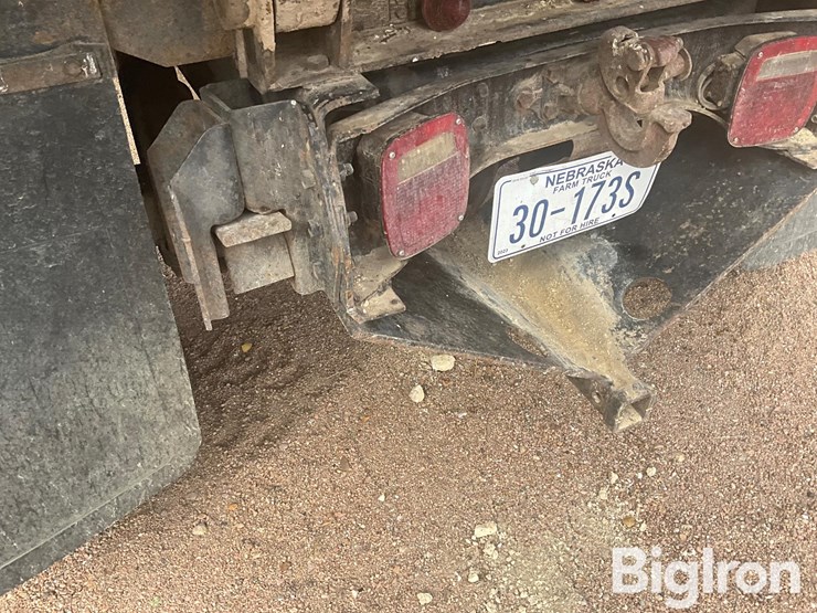 1981-international-1854s-image-14