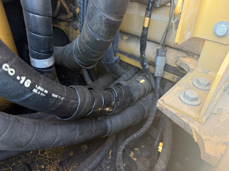 caterpillar-328d-image-67