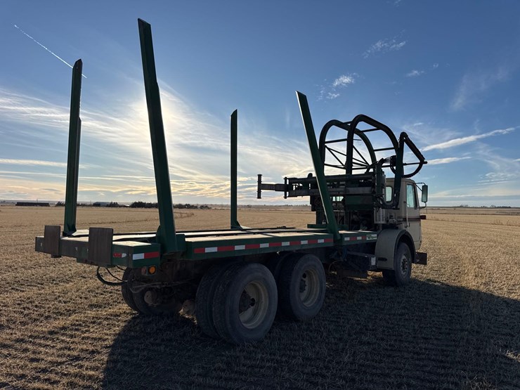 1992-white-gmc-haying-mantis-stacker-truck-image-5
