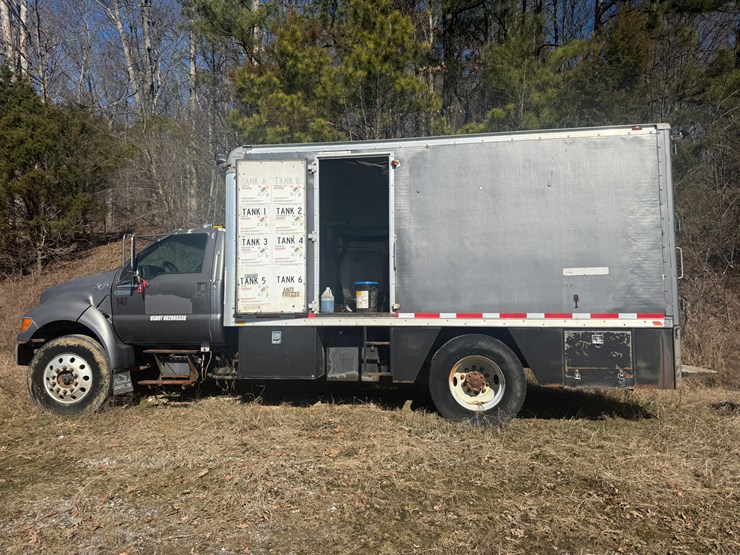 2000-ford-f750-image-2