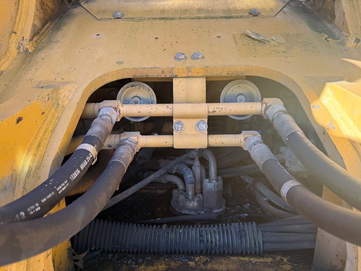 caterpillar-328d-image-36