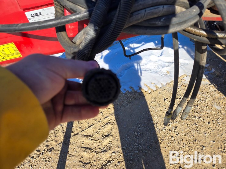 2014-case-ih-1255-image-12