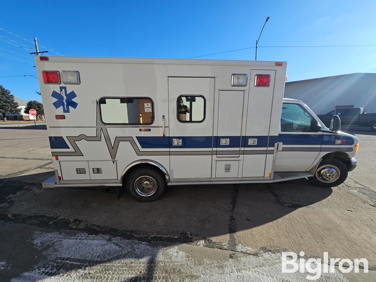 2001-ford-e450-image-4