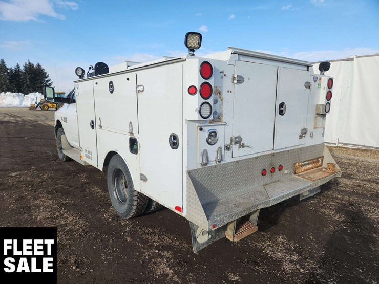 2013-ram-3500-slt-image-2