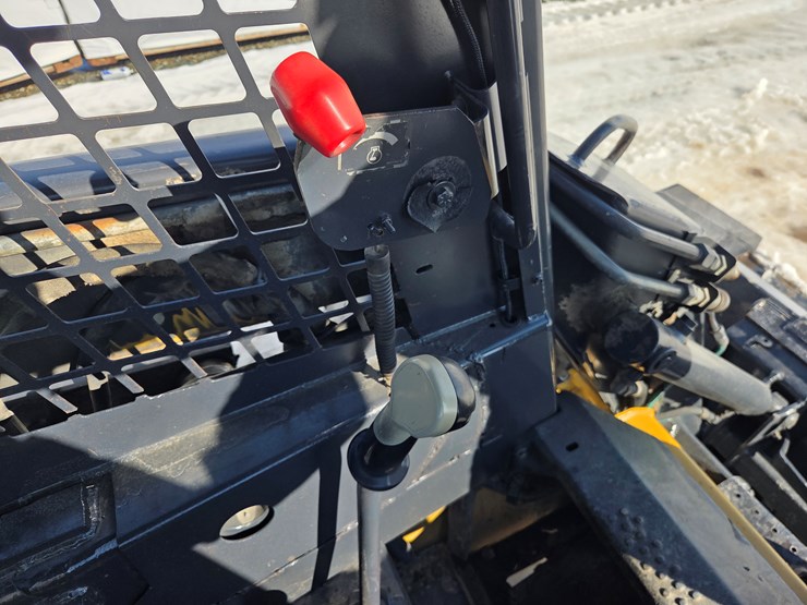 new-holland-l190-image-34