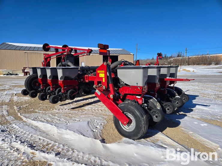 2014-case-ih-1255-image-7