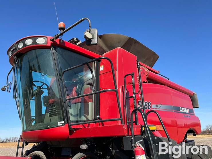 2011-case-ih-5088-image-9