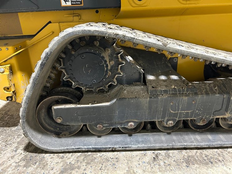 2023-deere-333g-image-12