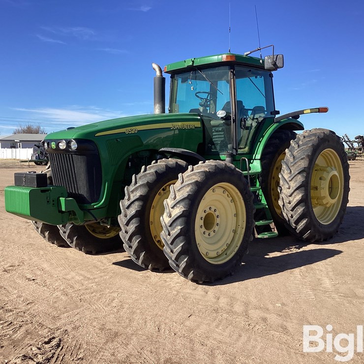 2005 JOHN DEERE 8520