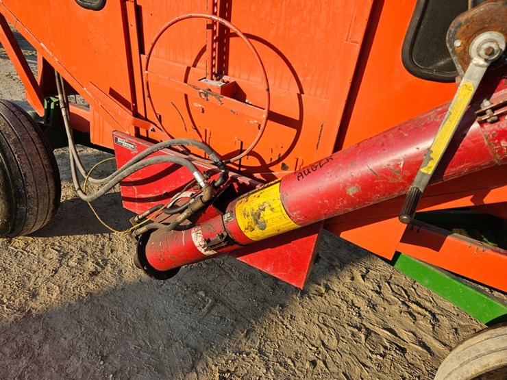 john-deere-1075-image-15